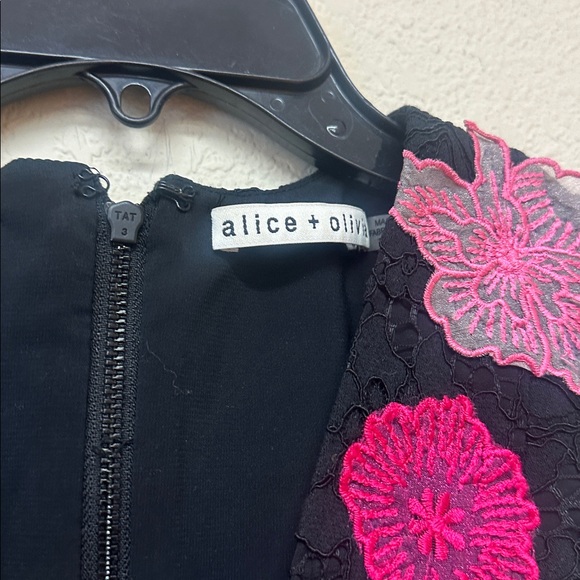 Alice + Olivia Becca Embroidered Floral Mini Dress Size XS - Picture 5 of 5